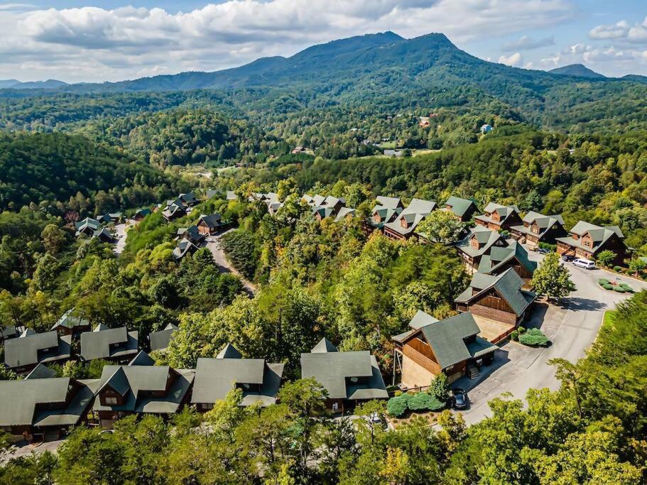 Cabin-N-Smokys! Indoor Resort Pool Views Hot Tub Game Room Sevierville Luaran gambar