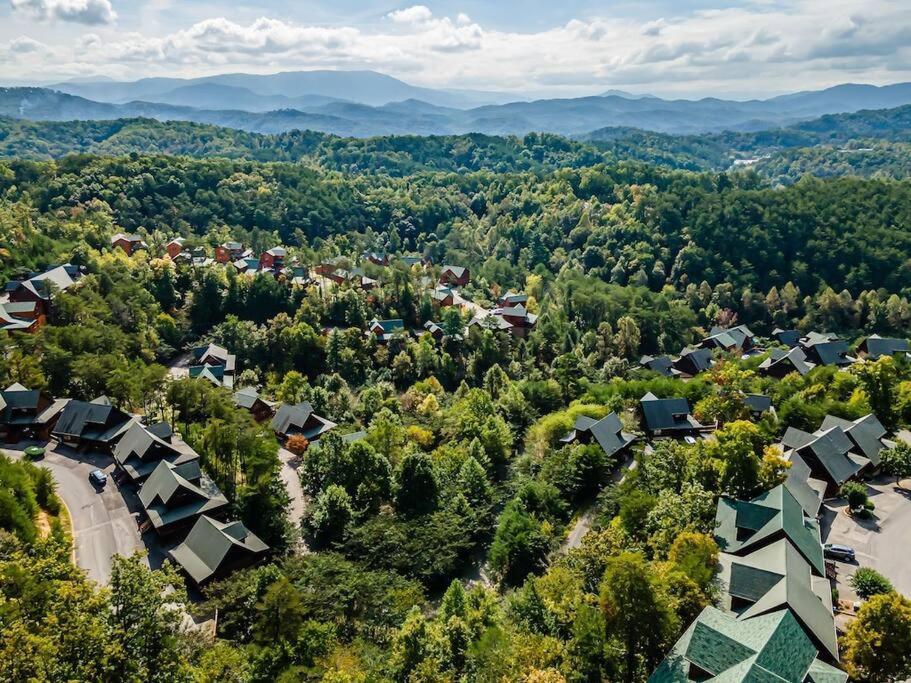 Cabin-N-Smokys! Indoor Resort Pool Views Hot Tub Game Room Sevierville Luaran gambar