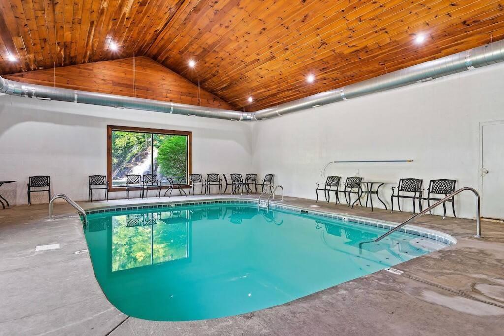 Cabin-N-Smokys! Indoor Resort Pool Views Hot Tub Game Room Sevierville Luaran gambar