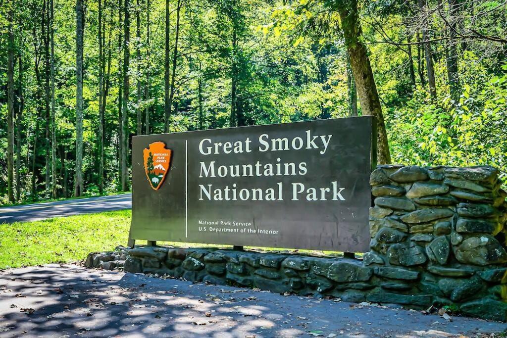 Cabin-N-Smokys! Indoor Resort Pool Views Hot Tub Game Room Sevierville Luaran gambar